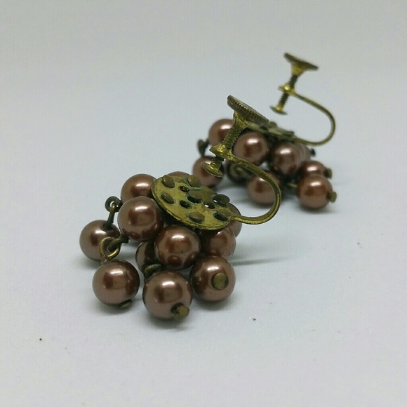 Vintage 1940s faux pearl dangle cluster earrings - Picture 4 of 5